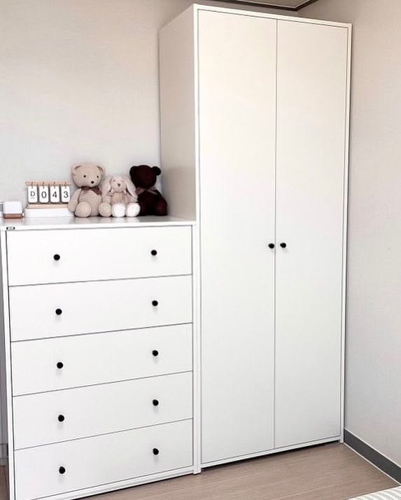 White Wardrobe with 5-Drawer Chest – Modern Bedroom Storage