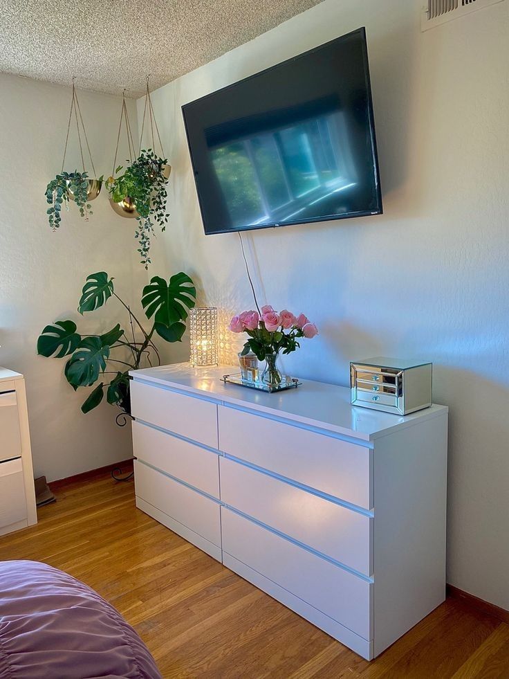 Pure White 6-Drawer Bedroom TV Credenza Chest of Drawers